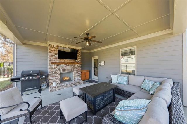 7118 SAILAWAY Drive, Flowery Branch, GA 30542