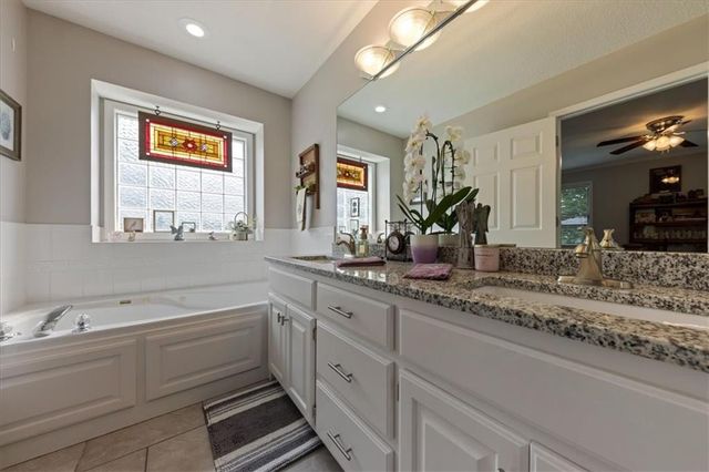 603 Canyon Drive, Pleasant Hill, MO 64080