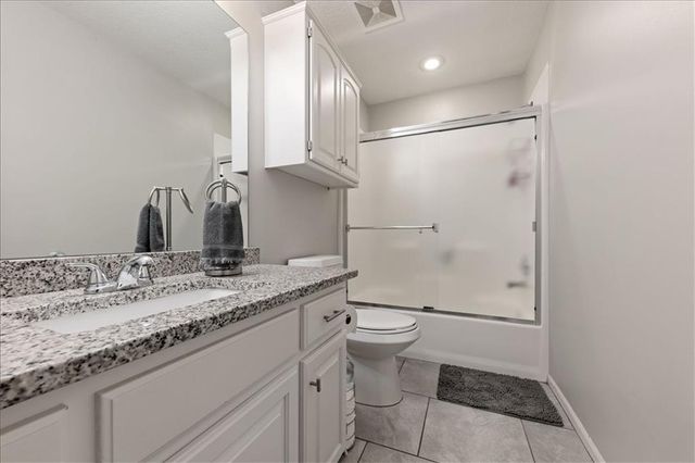603 Canyon Drive, Pleasant Hill, MO 64080