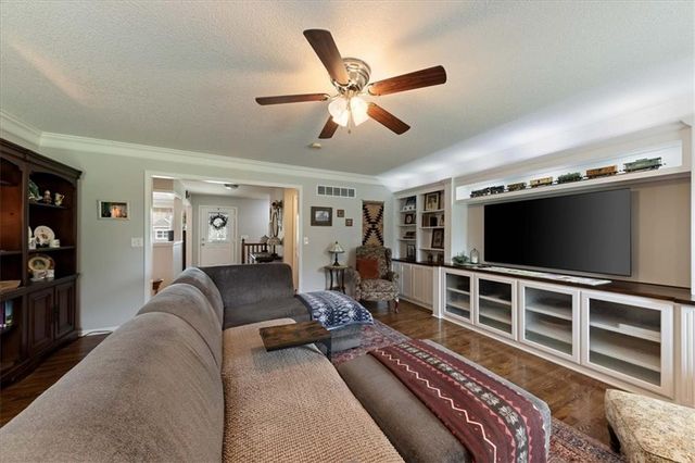 603 Canyon Drive, Pleasant Hill, MO 64080