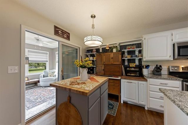 603 Canyon Drive, Pleasant Hill, MO 64080