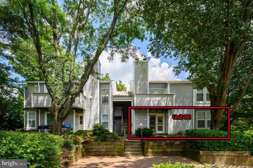 3925 GREENCASTLE RD #101, Burtonsville, MD 20866