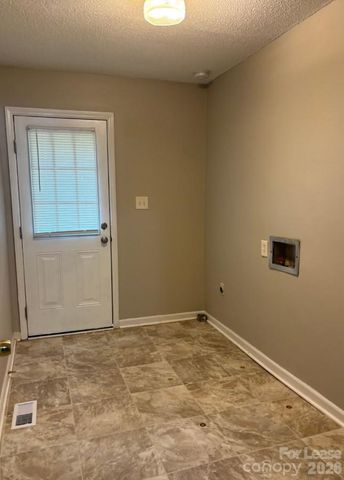 3633 Driftwood Drive, Charlotte, NC 28205