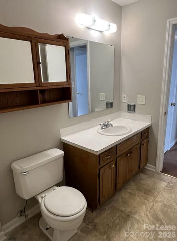 3633 Driftwood Drive, Charlotte, NC 28205