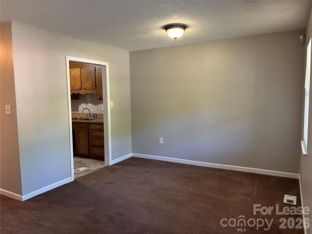 3633 Driftwood Drive, Charlotte, NC 28205