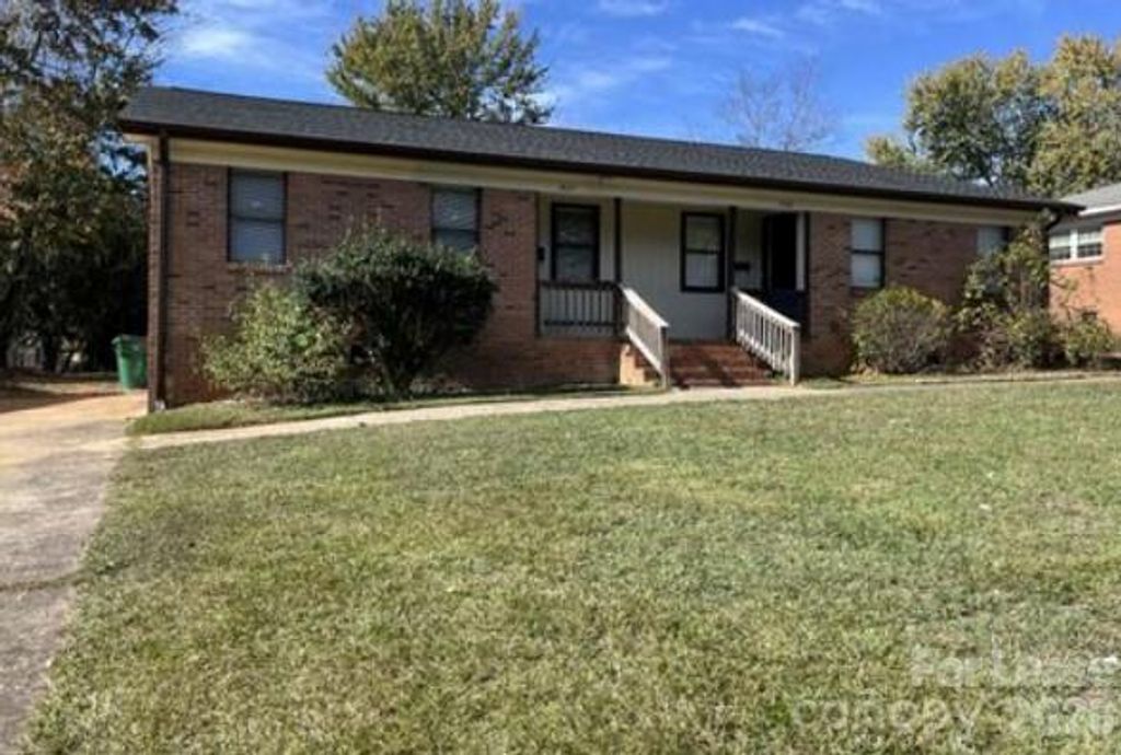 3633 Driftwood Drive, Charlotte, NC 28205