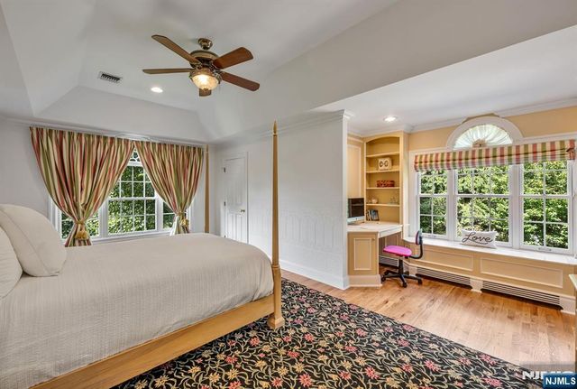 19 Mettowee Farms Court, Upper Saddle River, NJ 07458