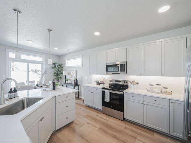 3687 Luchu Street 110, Medford, OR 97504