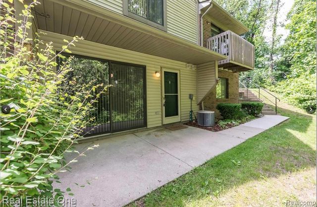 410 Spring Brooke Drive, Brighton, MI 48116
