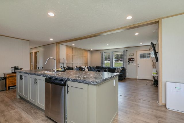 3260 Highway Rb, Bolivar, MO 65613