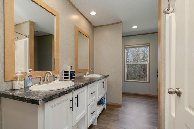 3260 Highway Rb, Bolivar, MO 65613