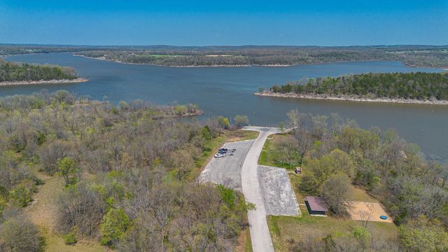 3260 Highway Rb, Bolivar, MO 65613