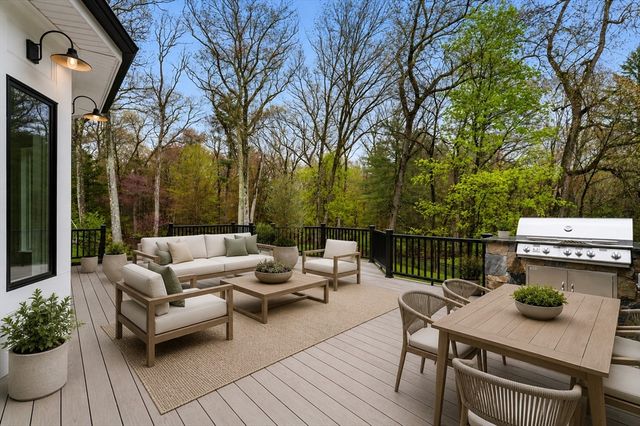 11 Skyline Drive, Wellesley, MA 02482