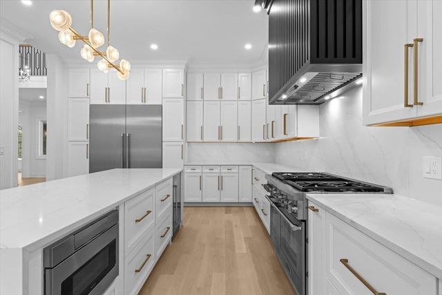 11 Skyline Drive, Wellesley, MA 02482