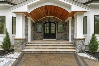 11 Skyline Drive, Wellesley, MA 02482