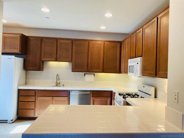 16915 Hutchins Landing 57, San Diego, CA 92127