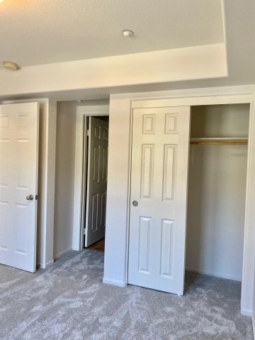 16915 Hutchins Landing 57, San Diego, CA 92127