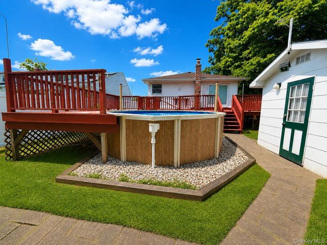 4 Westwood Avenue, Deer Park, NY 11729