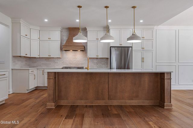 25 Teakwood Drive, Clifton Park, NY 12065