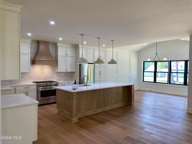 25 Teakwood Drive, Clifton Park, NY 12065