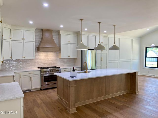 25 Teakwood Drive, Clifton Park, NY 12065