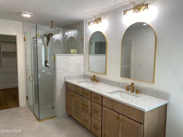 25 Teakwood Drive, Clifton Park, NY 12065