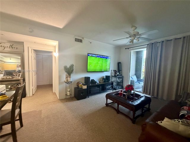 6861 SW 44th St 205, Miami, FL 33155