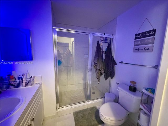 6861 SW 44th St 205, Miami, FL 33155