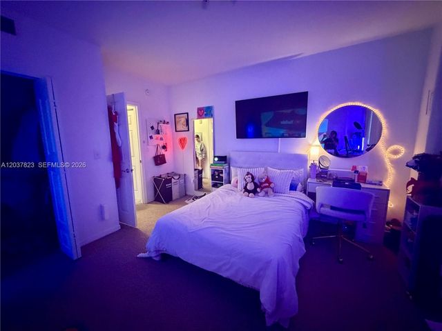 6861 SW 44th St 205, Miami, FL 33155