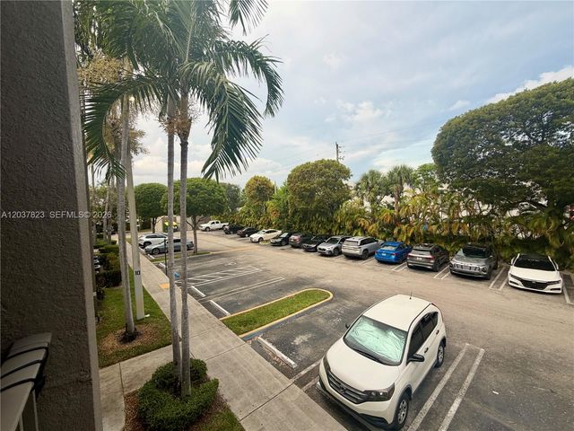 6861 SW 44th St 205, Miami, FL 33155
