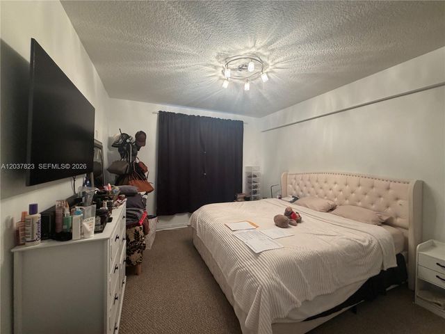 6861 SW 44th St 205, Miami, FL 33155