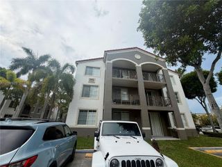 6861 SW 44th St 205, Miami, FL 33155