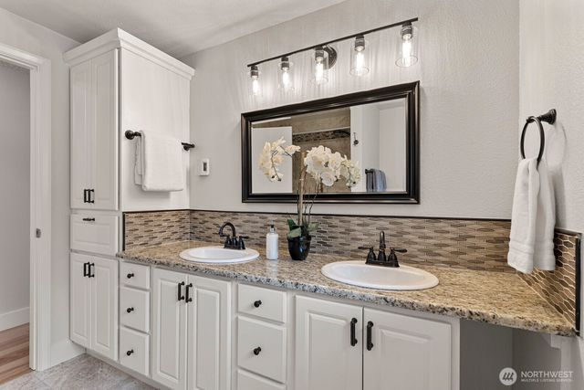 35218 SE Fish Hatchery Road, Fall City, WA 98024