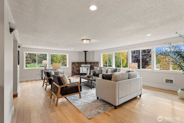 35218 SE Fish Hatchery Road, Fall City, WA 98024