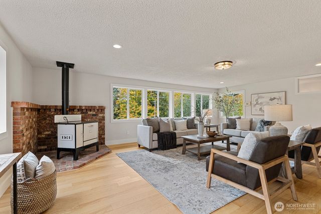 35218 SE Fish Hatchery Road, Fall City, WA 98024