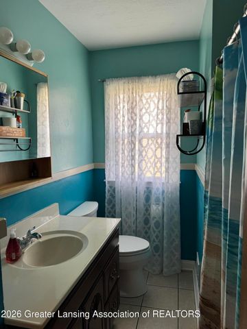 1703 Holly Way, Lansing, MI 48910