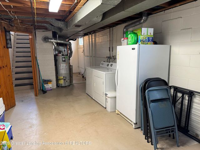 1703 Holly Way, Lansing, MI 48910