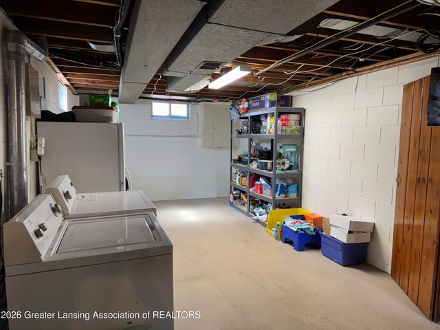 1703 Holly Way, Lansing, MI 48910