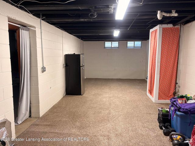 1703 Holly Way, Lansing, MI 48910