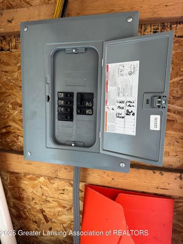 1703 Holly Way, Lansing, MI 48910