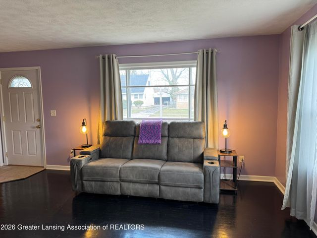 1703 Holly Way, Lansing, MI 48910