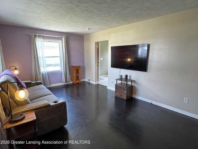 1703 Holly Way, Lansing, MI 48910