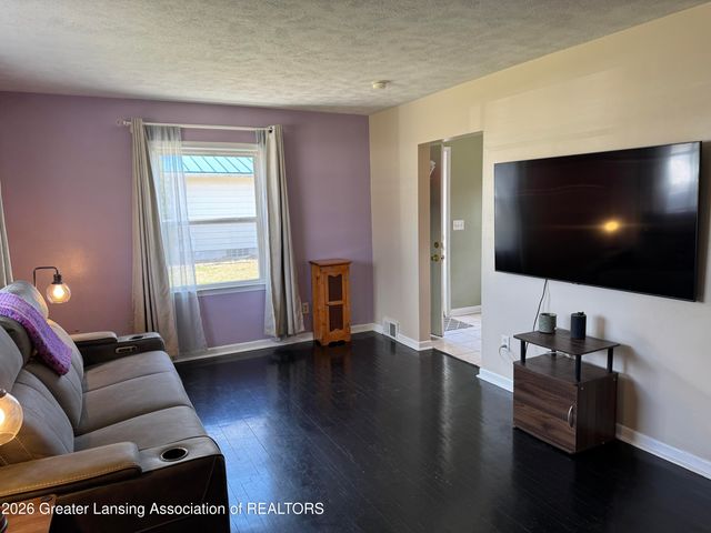 1703 Holly Way, Lansing, MI 48910