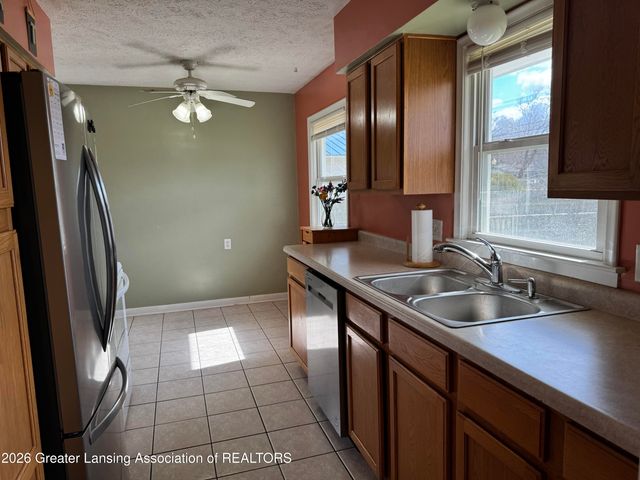 1703 Holly Way, Lansing, MI 48910