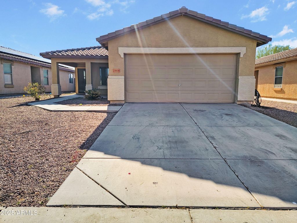 25039 W DOVE Trail, Buckeye, AZ 85326