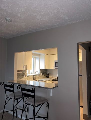 520 Washington Rd 806, Mt Lebanon, PA 15228