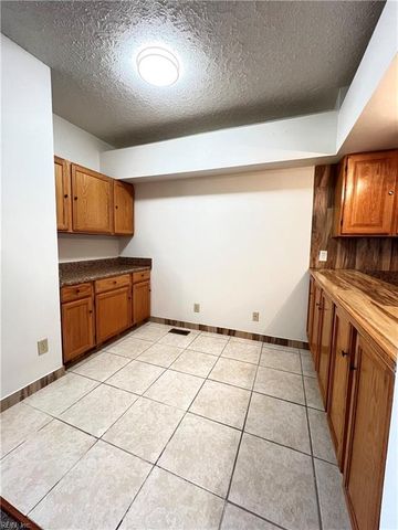 438 Lester Rd Apt 4, Newport News, VA 23601