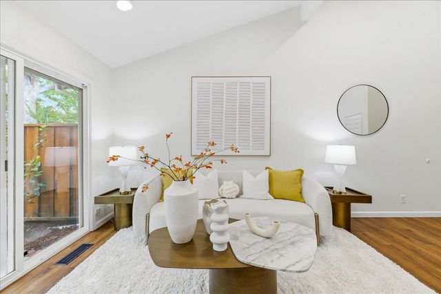 10893 Northfield Square, Cupertino, CA 95014