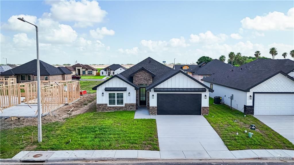 806 Beanka Drive, La Feria, TX 78559