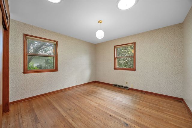 3813 Tomahawk Trail SE, Cedar Rapids, IA 52403
